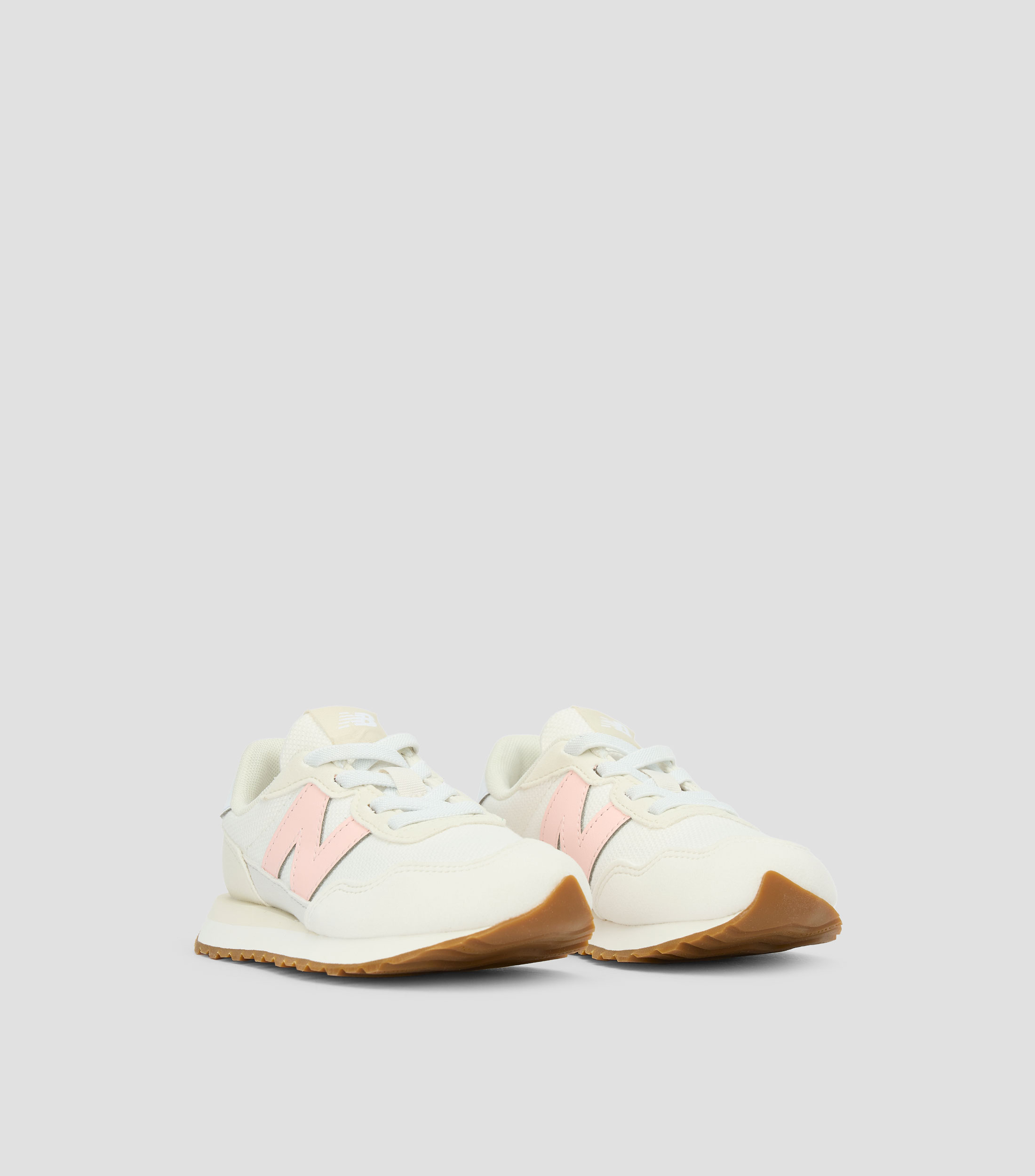 Tenis casuales con logo Niña